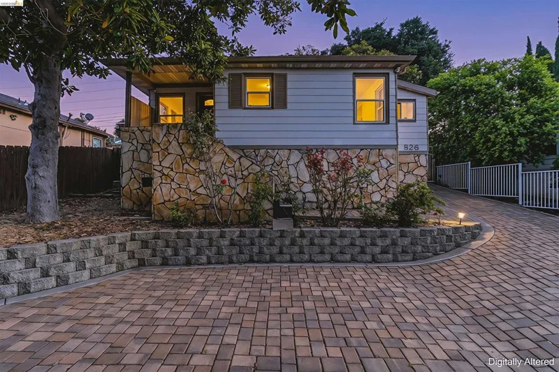 826 Benicia Rd