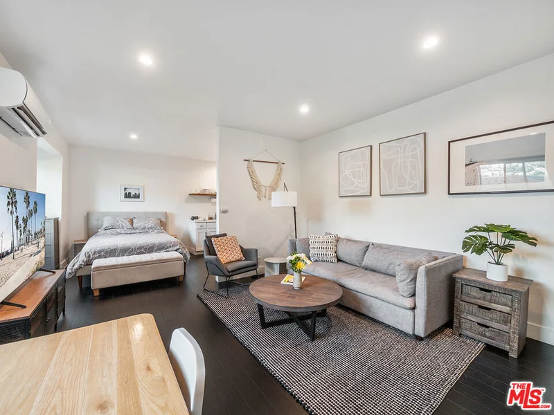 3816 1/2 Sunset Drive