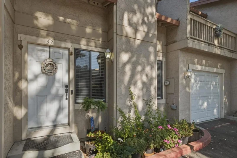 130 Baroni Avenue 37 photo 2