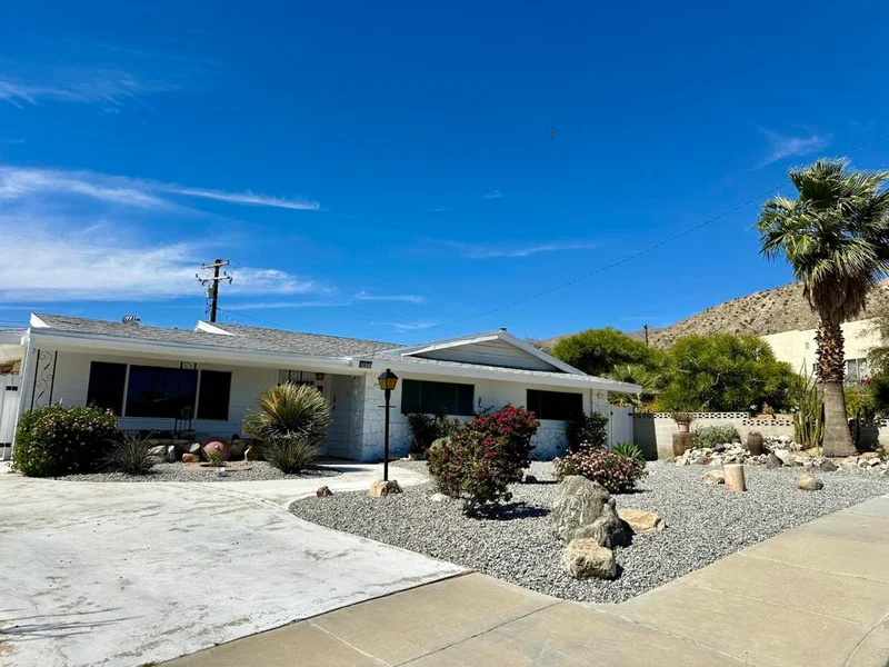 9831 Mesquite Avenue photo 2