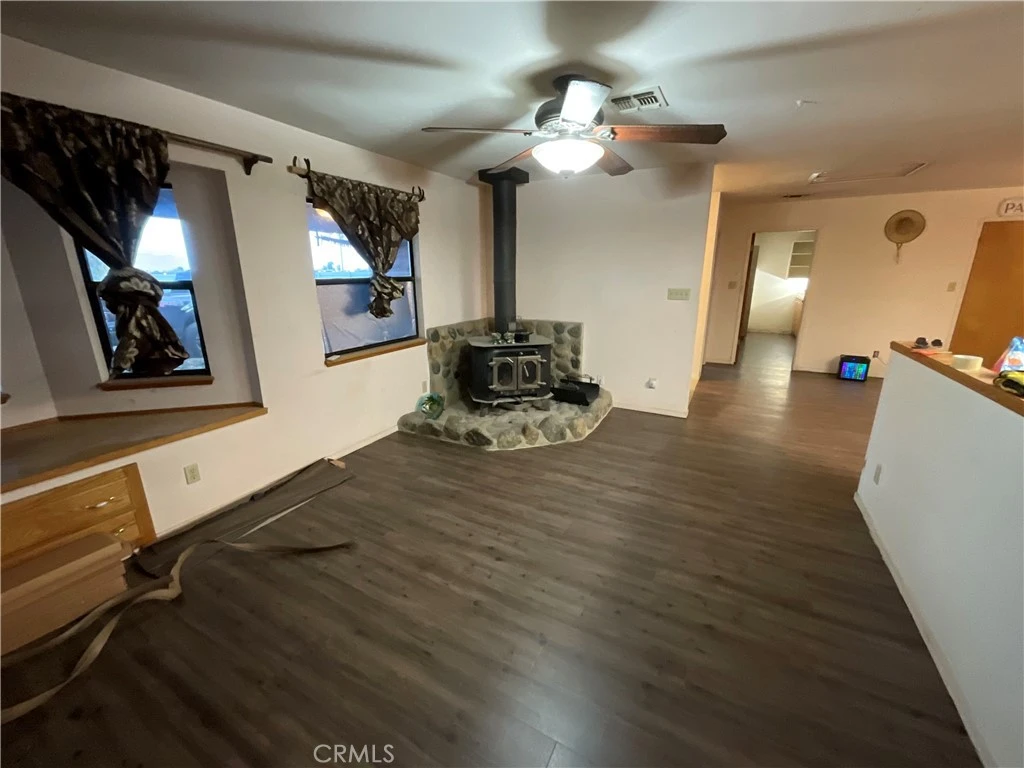 Interior 4