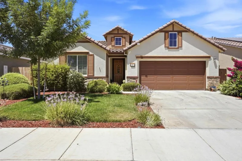 Photo 2 of 450 Amabile Drive
