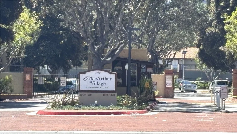 Photo 2 of 1030 W Macarthur Boulevard 38
