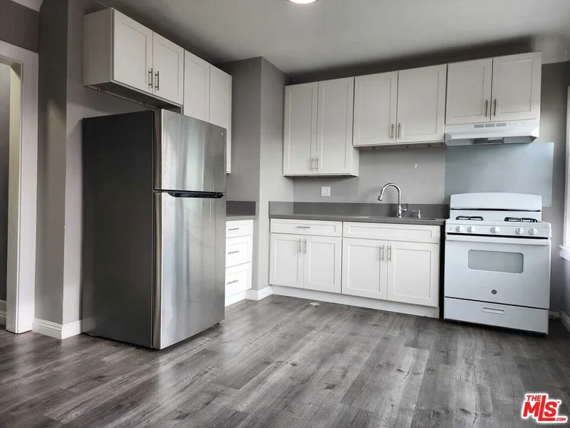4112 Griffin Avenue 1/2 photo 2
