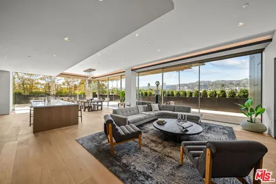 8899 Beverly Boulevard 4A