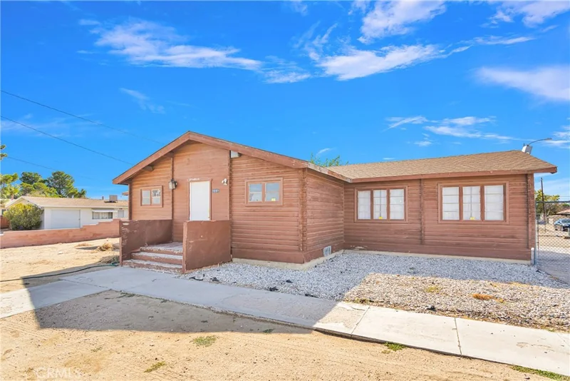 Photo 2 of 16161 Lorene Drive