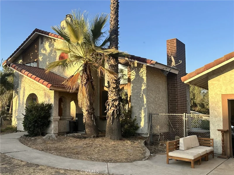 3819 E Phillips Blvd.