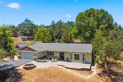2438 Duraznitos Rd