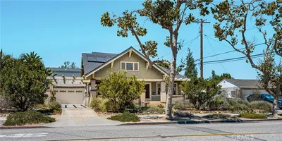 323 E Bixby photo 2
