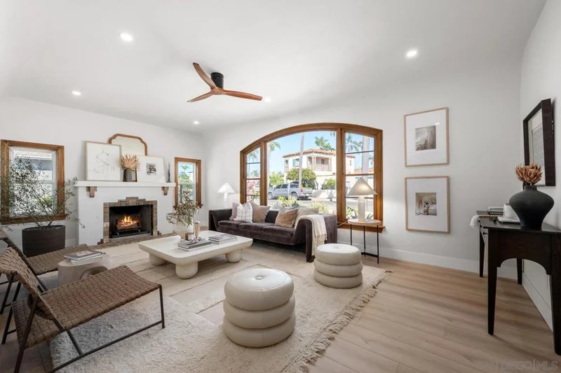 4866 Sussex photo 2