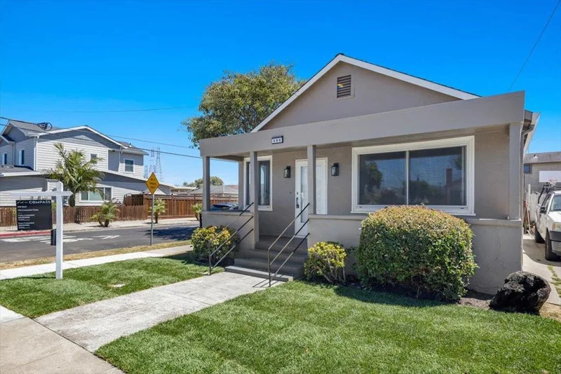Photo 2 of 496 Angus Avenue