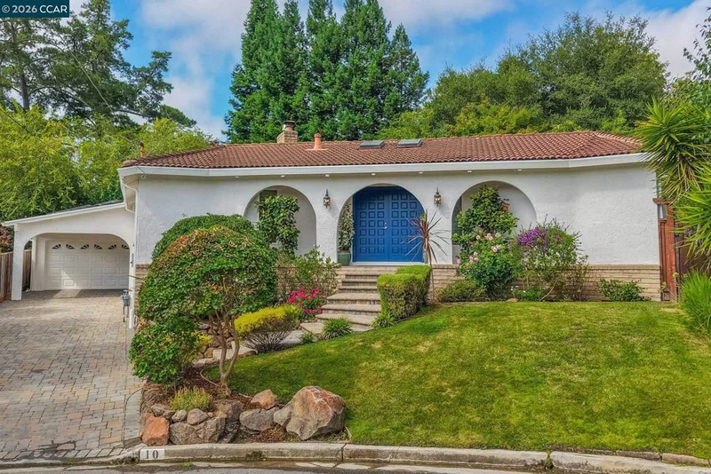 10 Darnby Ct