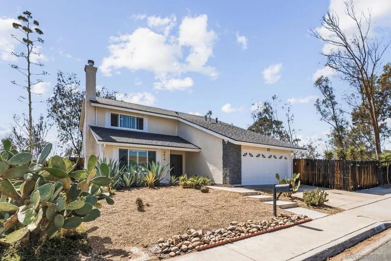 4614 La Cuenta Dr. photo 2