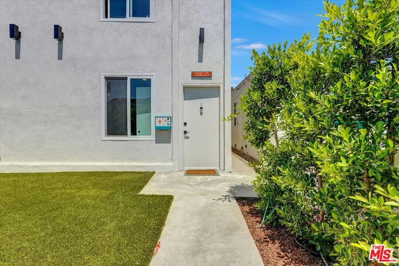 11803 National Boulevard photo 2