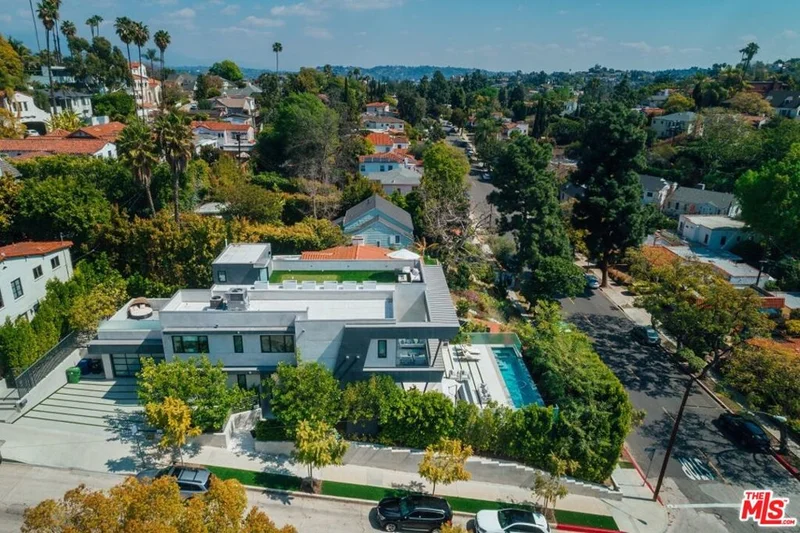 2030 Talmadge Street photo 2