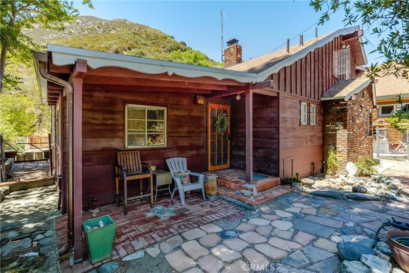 208 Lytle photo 2