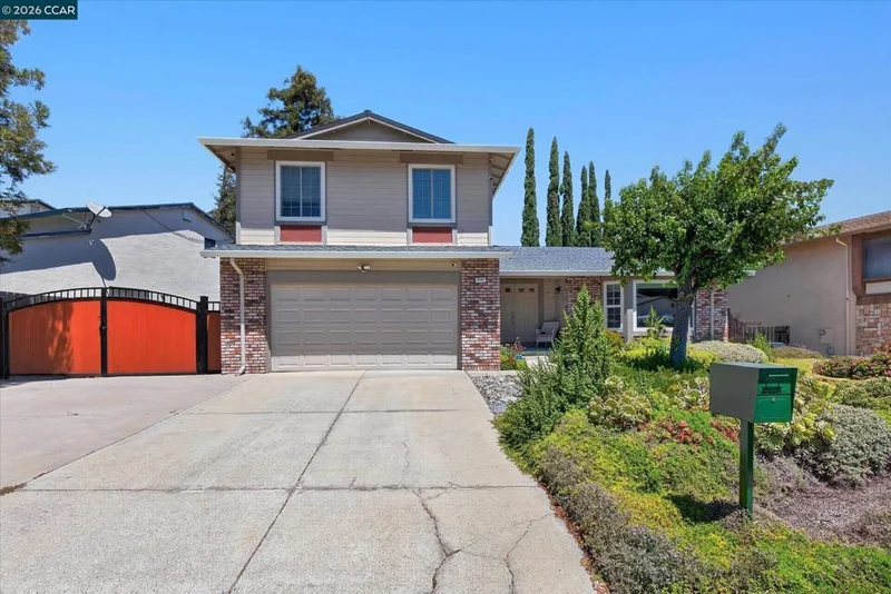 2504 Silverado Dr photo 2