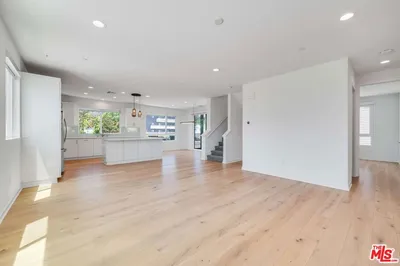 4320 Eagle Rock Boulevard 1 photo 2