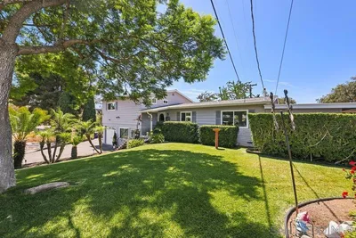 625 Corona CT photo 2