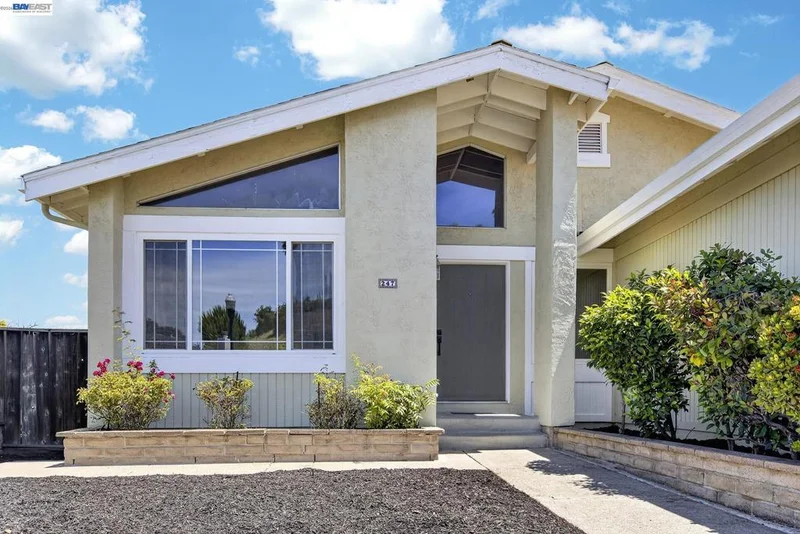 247 Sparrow Dr