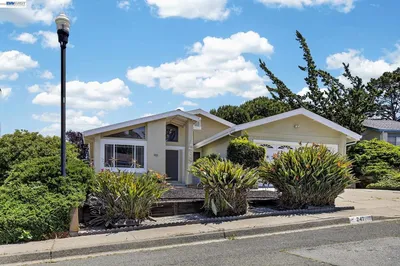247 Sparrow Dr photo 2