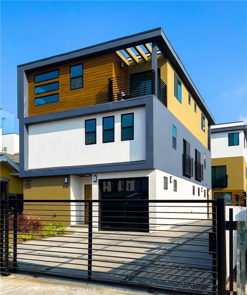 638 Serrano