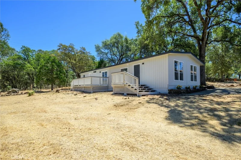 6821 Woodstock photo 2