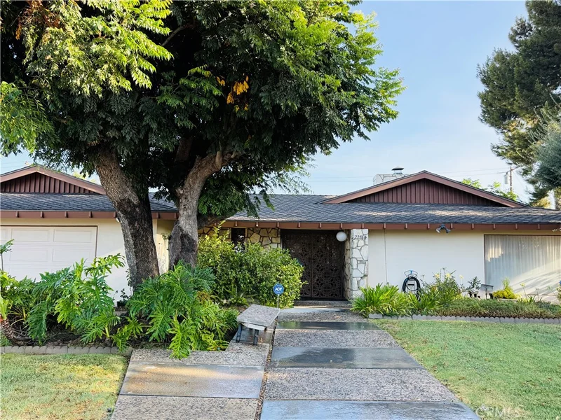 Photo 2 of 22864 Minona Drive