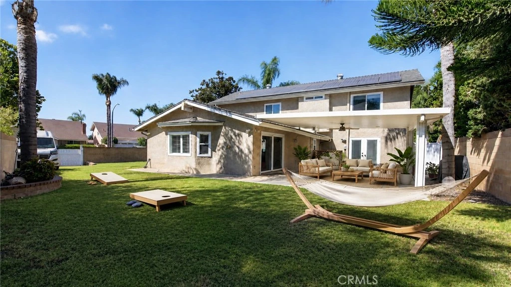 Interior 4