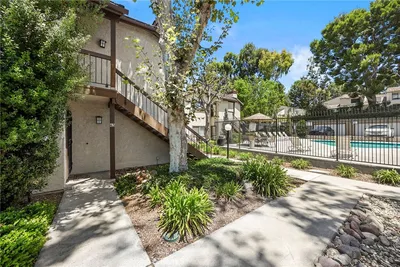 600 N Brea Boulevard 43