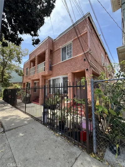 1943 Estrella Avenue