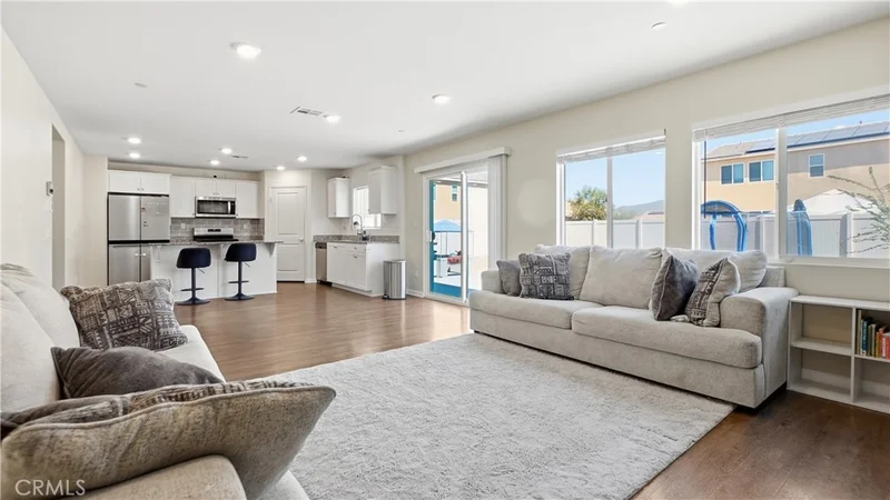 579 Pinyon photo 2