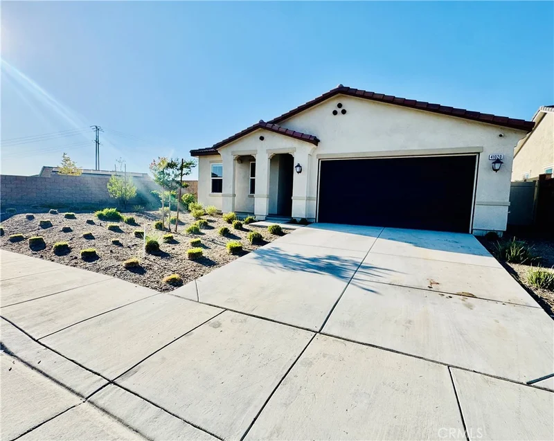 41020 Burnet Street photo 2
