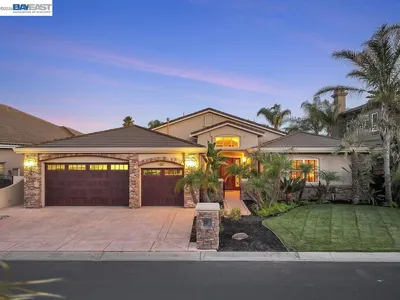 5661 Oakmont Ct