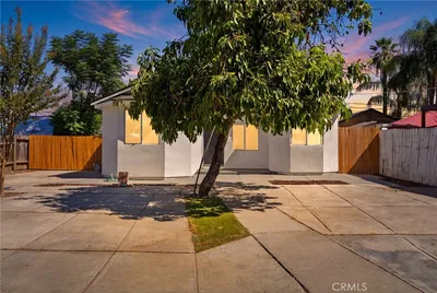 2225 E Lamona photo 2
