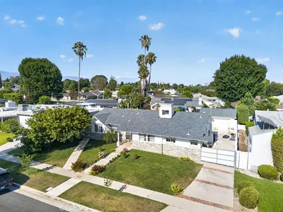 9242 Whitaker photo 2