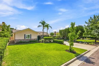 1034 N Soldano photo 2