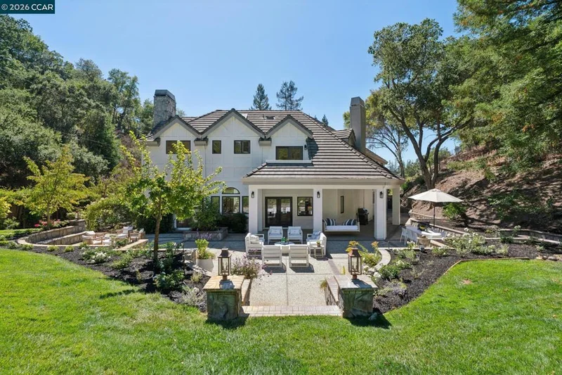 2900 Rohrer Drive
