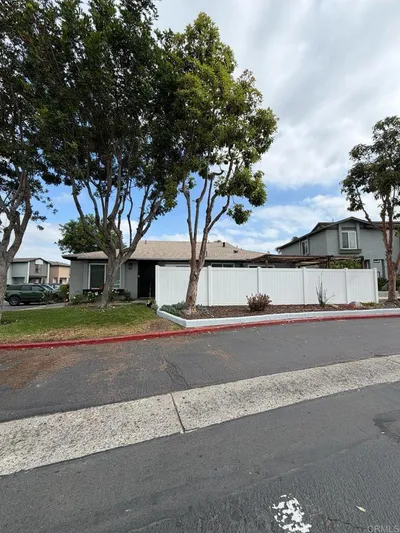 2144 Bluehaven Court photo 2