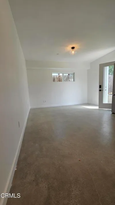 517 N Avenue 50 1/4 photo 2