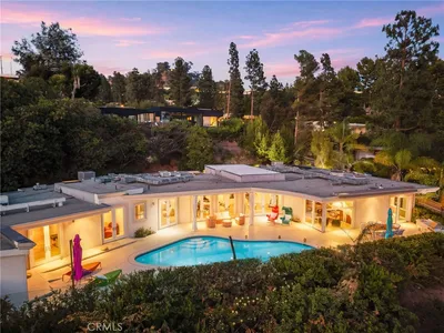1625 Loma Vista