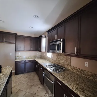 788 Huron photo 2