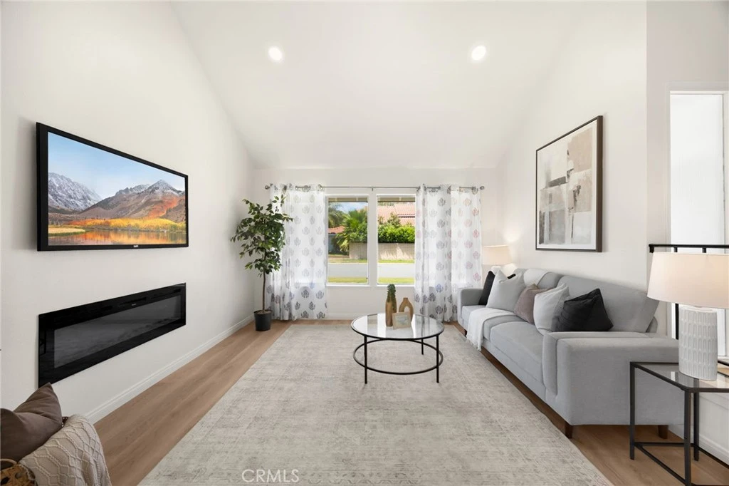 Interior 4