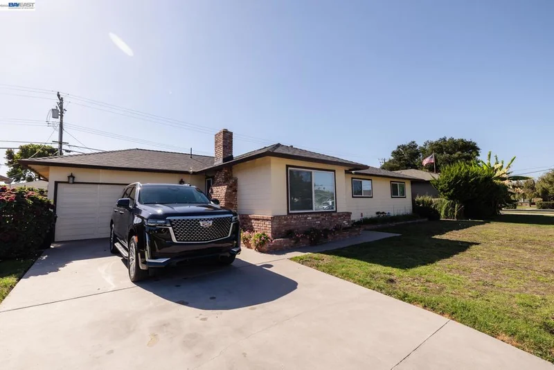 767 Lemos Ave