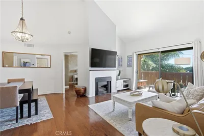 384 Redondo 401 photo 2