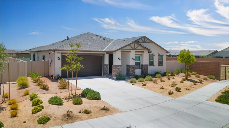 3230 Emerald Ln photo 2