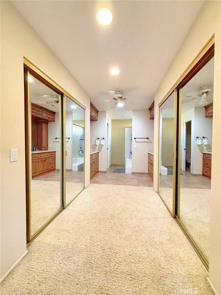 Interior 4
