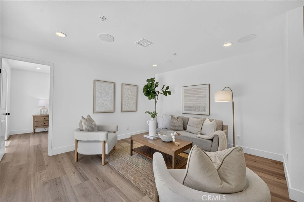Interior 4