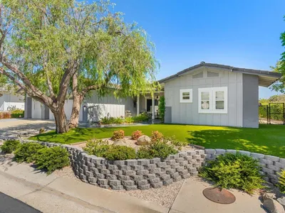 1482 Eagle Glen photo 2