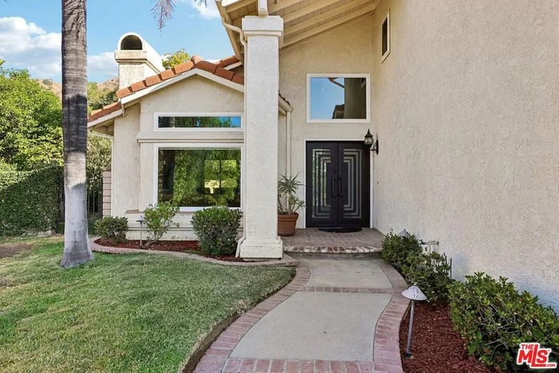 17807 Tuscan Drive photo 2